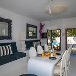 Mykonos Pearl House With Pool In The Heart Of Town