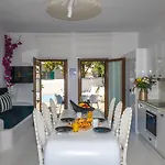 Nyaraló Mykonos Pearl House With Pool In The Heart Of Town *