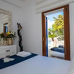 Mykonos Pearl House With Pool In The Heart Of Town *