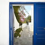 Дом отдыха Mykonos Pearl House With Pool In The Heart Of Town